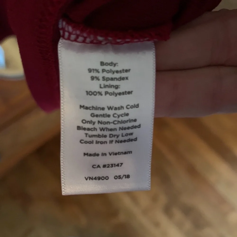 Talbots‎ petite ruffle neck dress. Never worn . Retsil 159